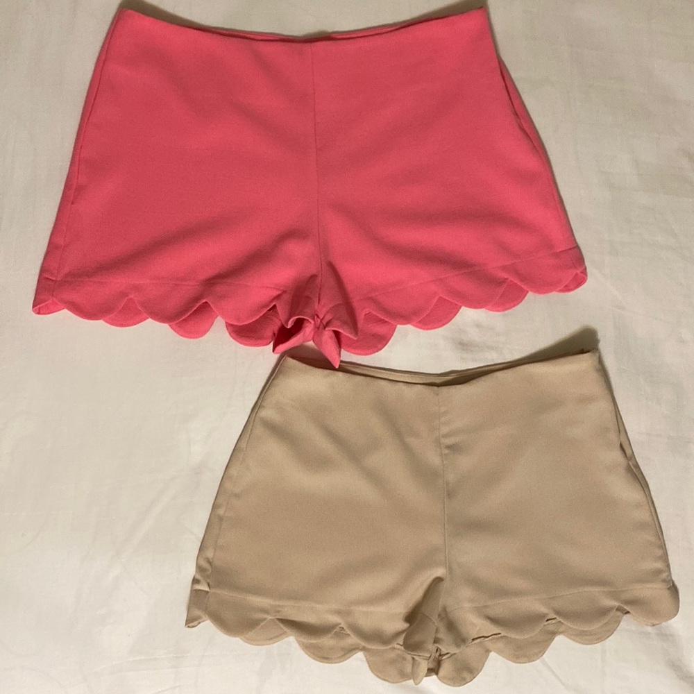 2 Scallop Shorts in Pink(size M) and in Beige(size S)